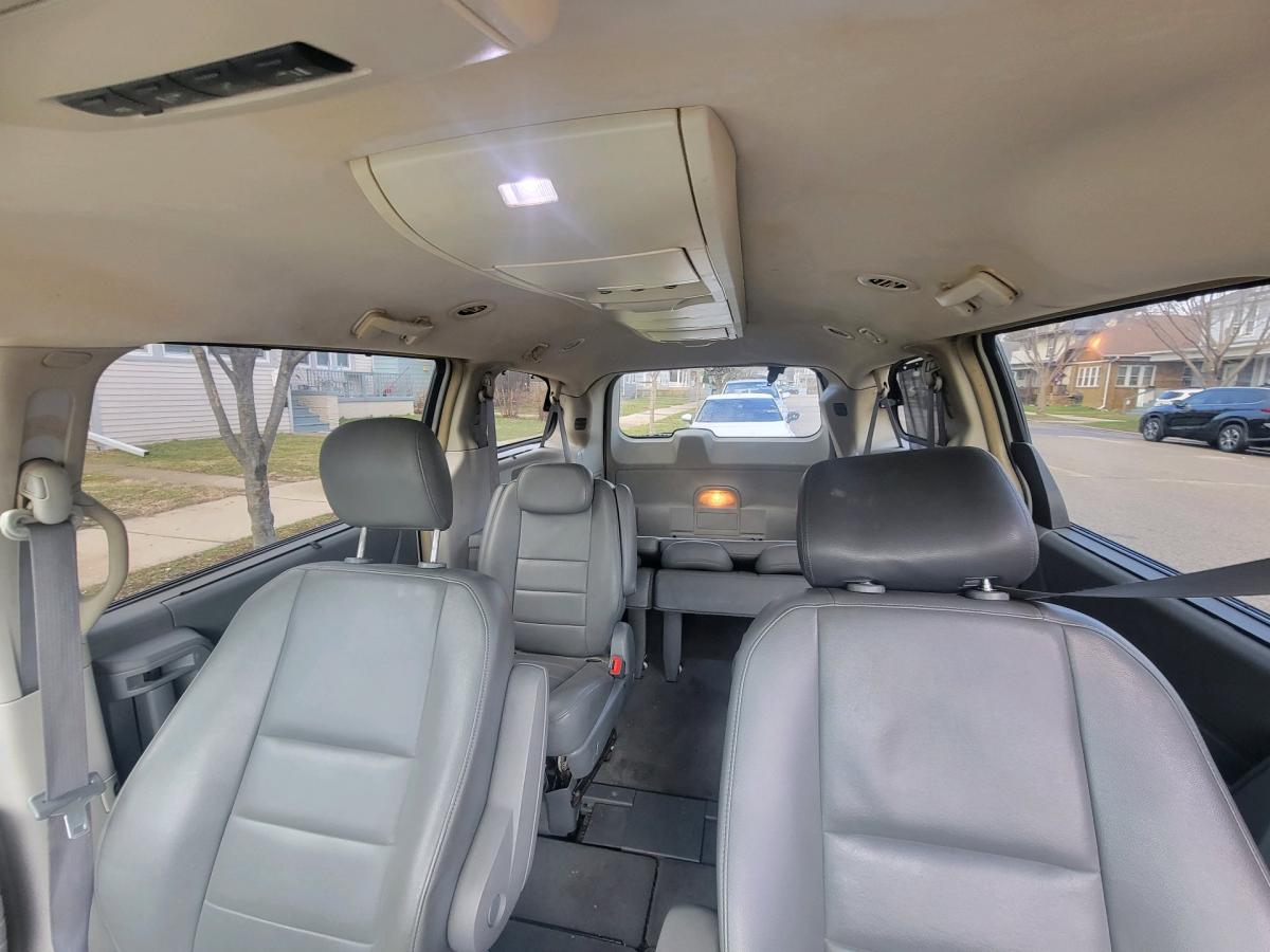 minivan - Racine, Wisconsin - FleaMarketBay