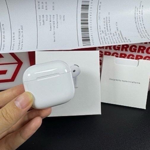 AirPods Pro Gen 2 - Ainsworth, Nebraska - FleaMarketBay