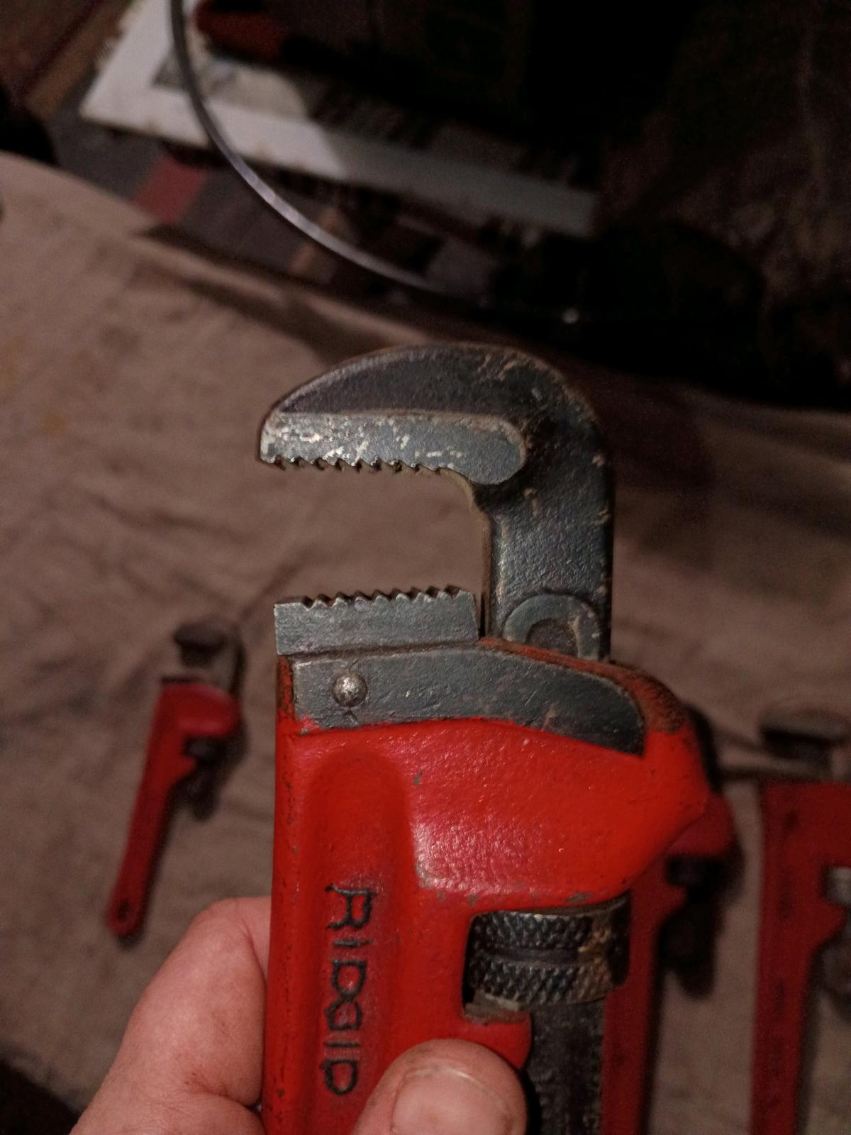 set of pipe wrenches various sizes - Waynesboro, Georgia - FleaMarketBay