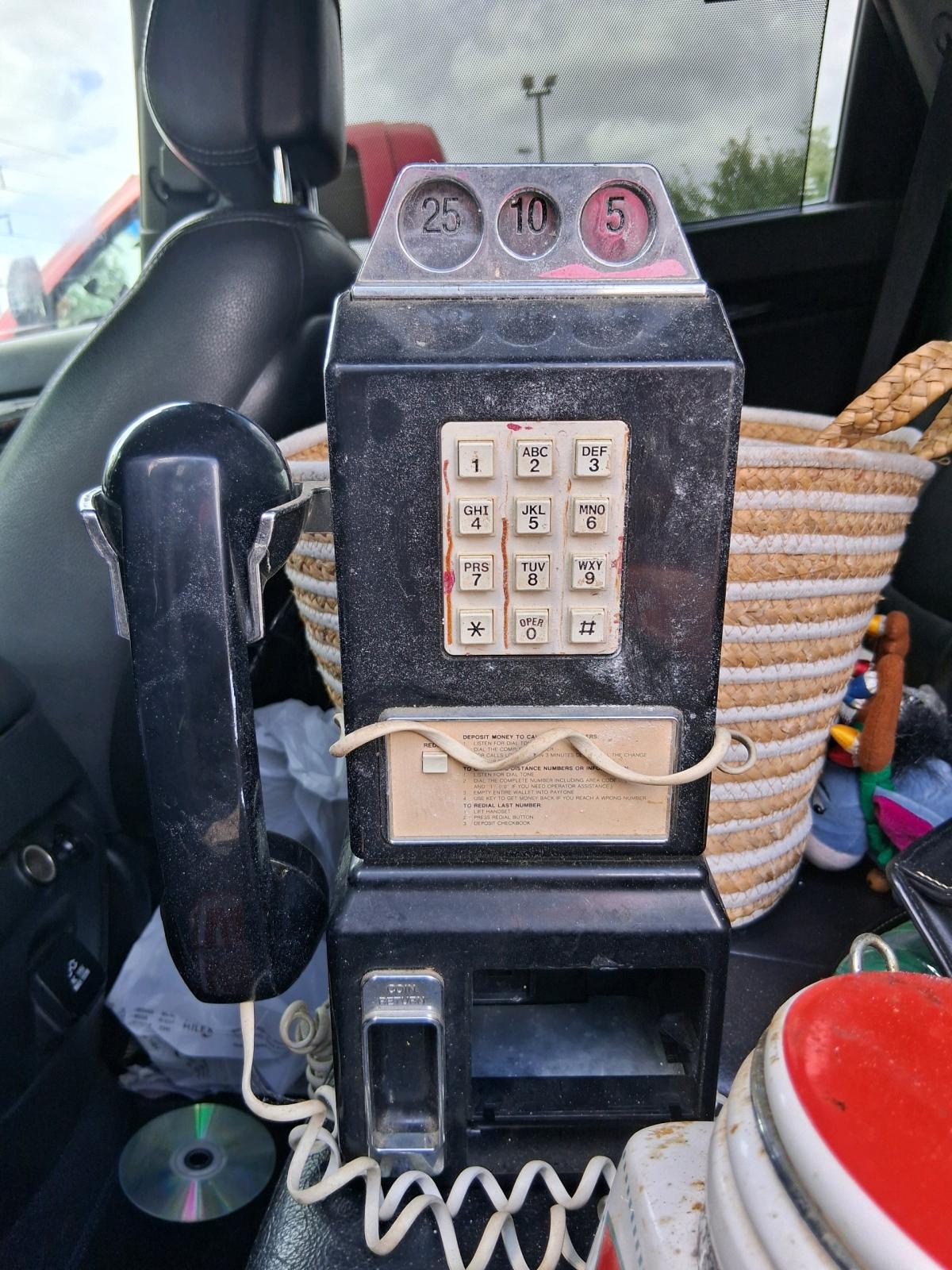 old telephone - Beaumont, Texas - FleaMarketBay