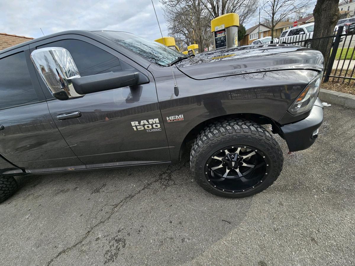 2019 Dodge Ram 1500 quad cab - Chicago, Illinois - FleaMarketBay