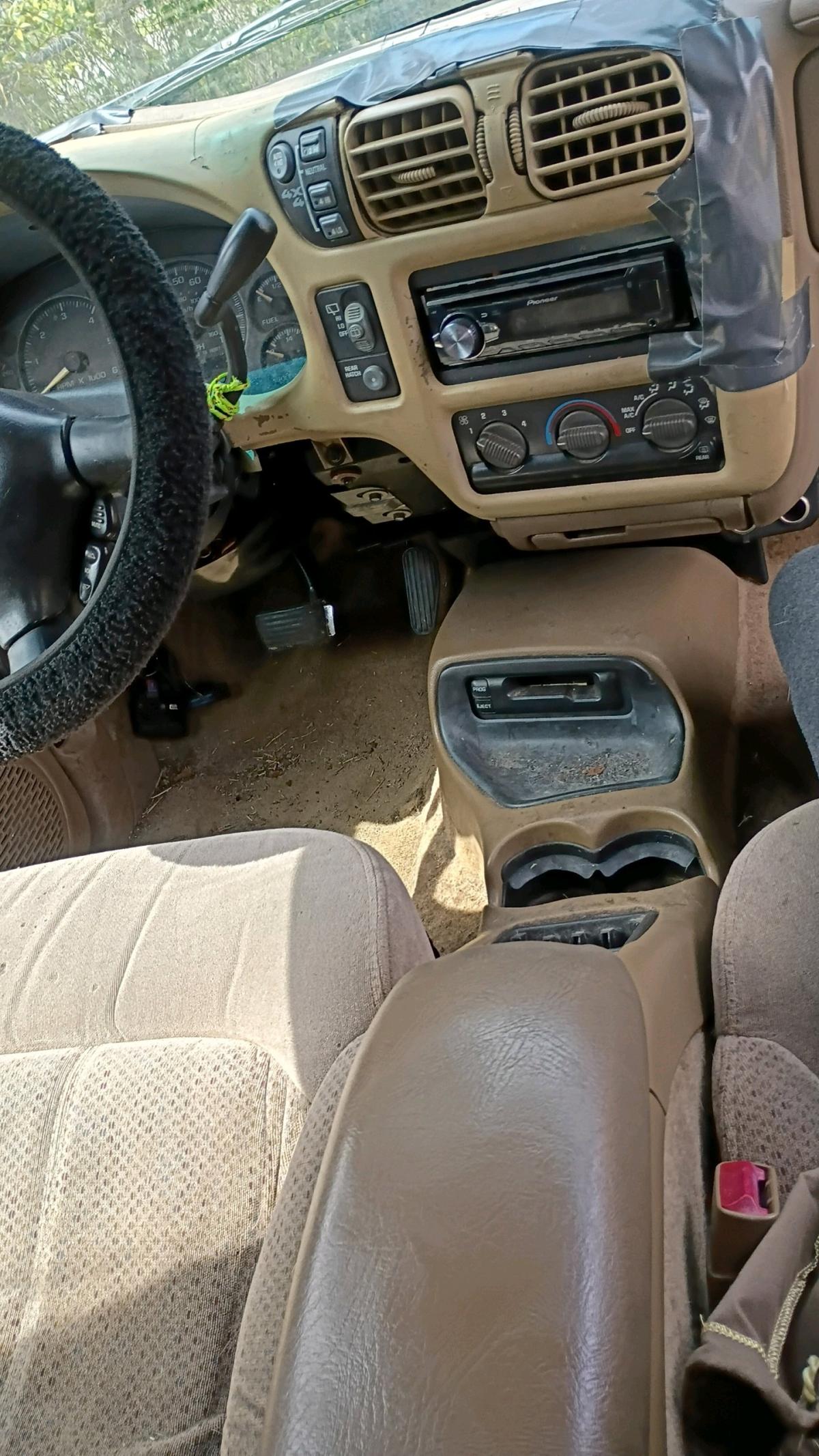 Chevy Blazer 2001 - Brunson, South Carolina - FleaMarketBay