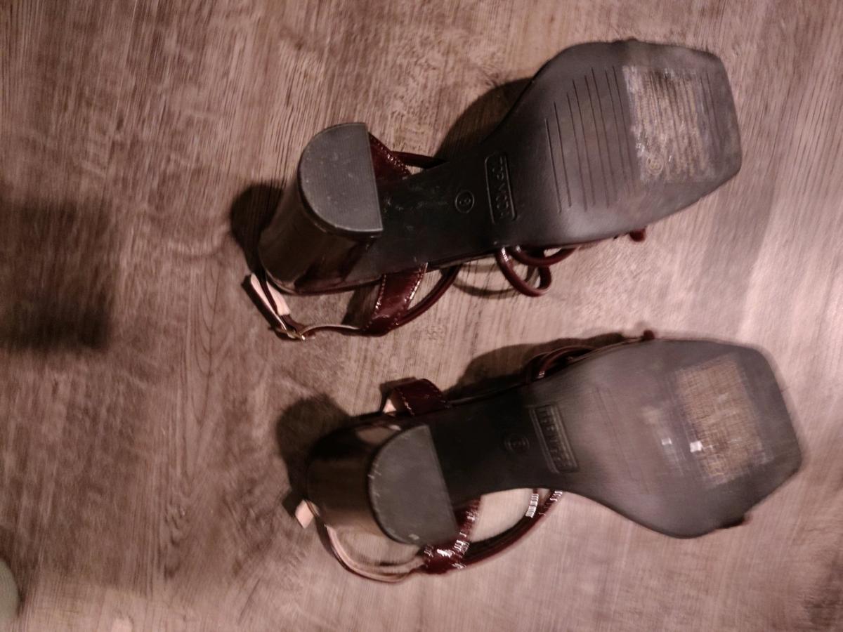 Top Moda Strappy Block Heel Sandals - Acworth, Georgia - FleaMarketBay