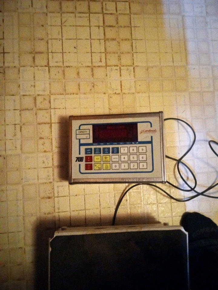 708 cardinal 5000lb digital scale - Carl Junction, Missouri - FleaMarketBay