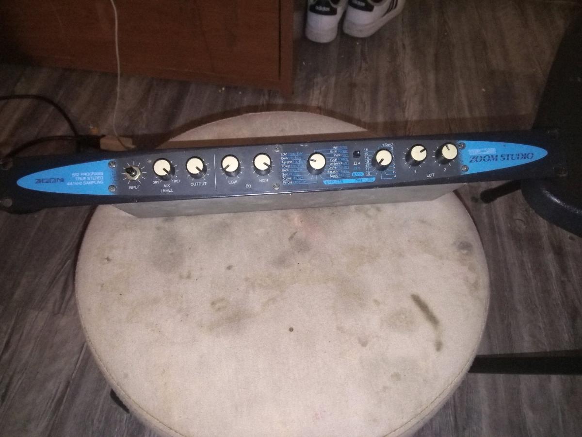 Zoom Studio 1202 - Tulsa, Oklahoma - FleaMarketBay