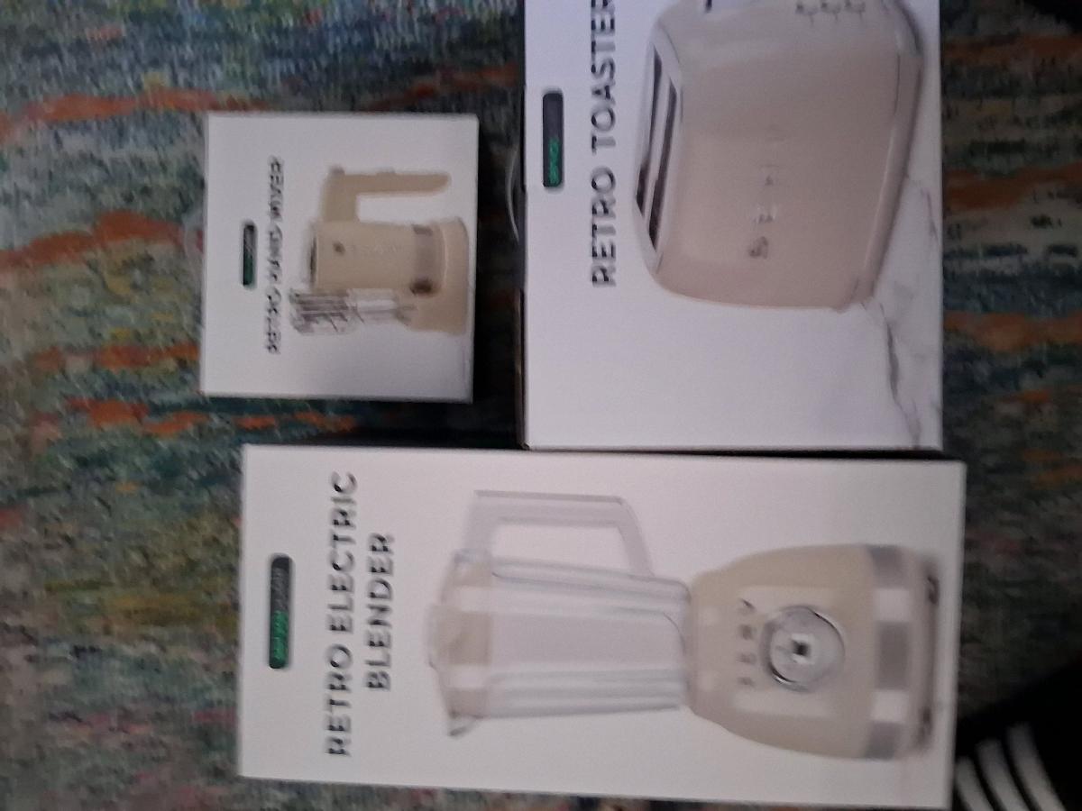 Blender Hand Mixer Toaster - Linn Grove, Iowa - FleaMarketBay