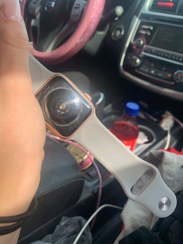 unlocked Apple Watch 4th Gen - Clearwater, Florida - FleaMarketBay