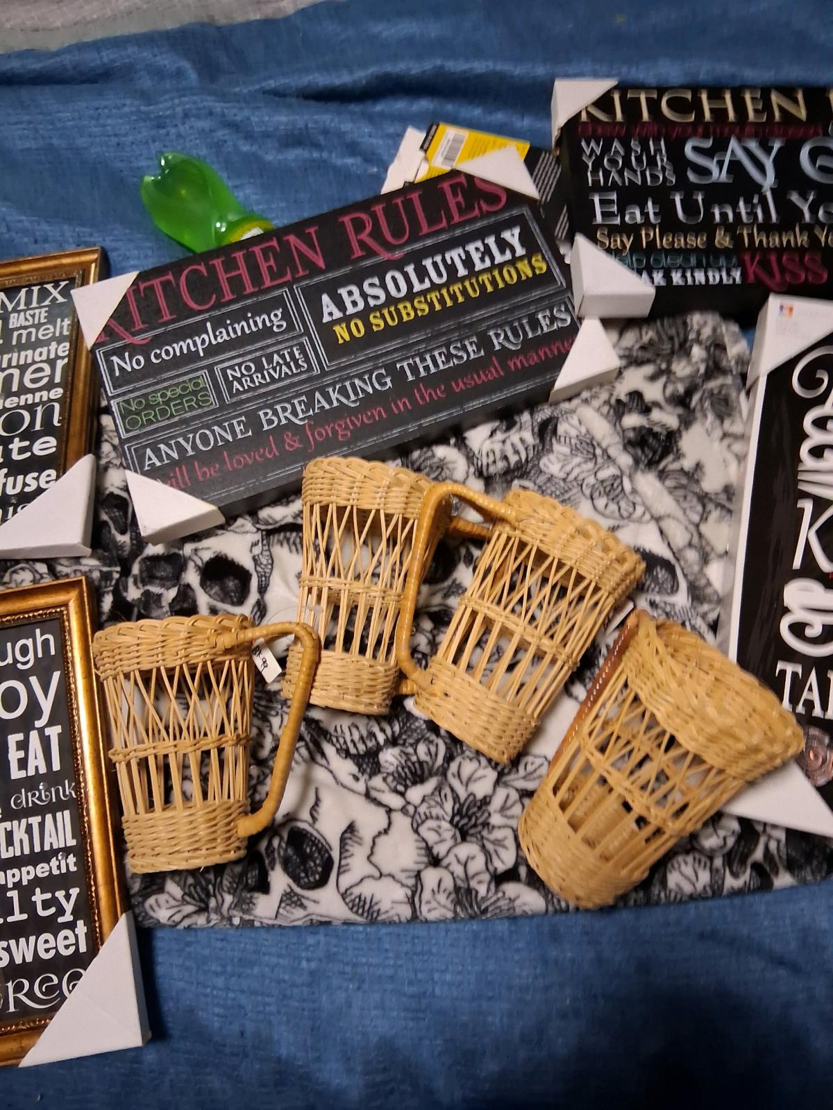 vintage teapots and cookware - Antioch, Tennessee - FleaMarketBay