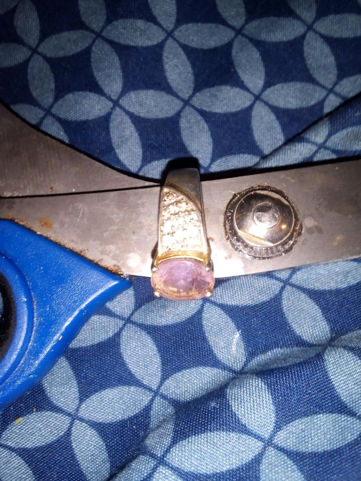 womans ring - Augusta, Georgia - FleaMarketBay