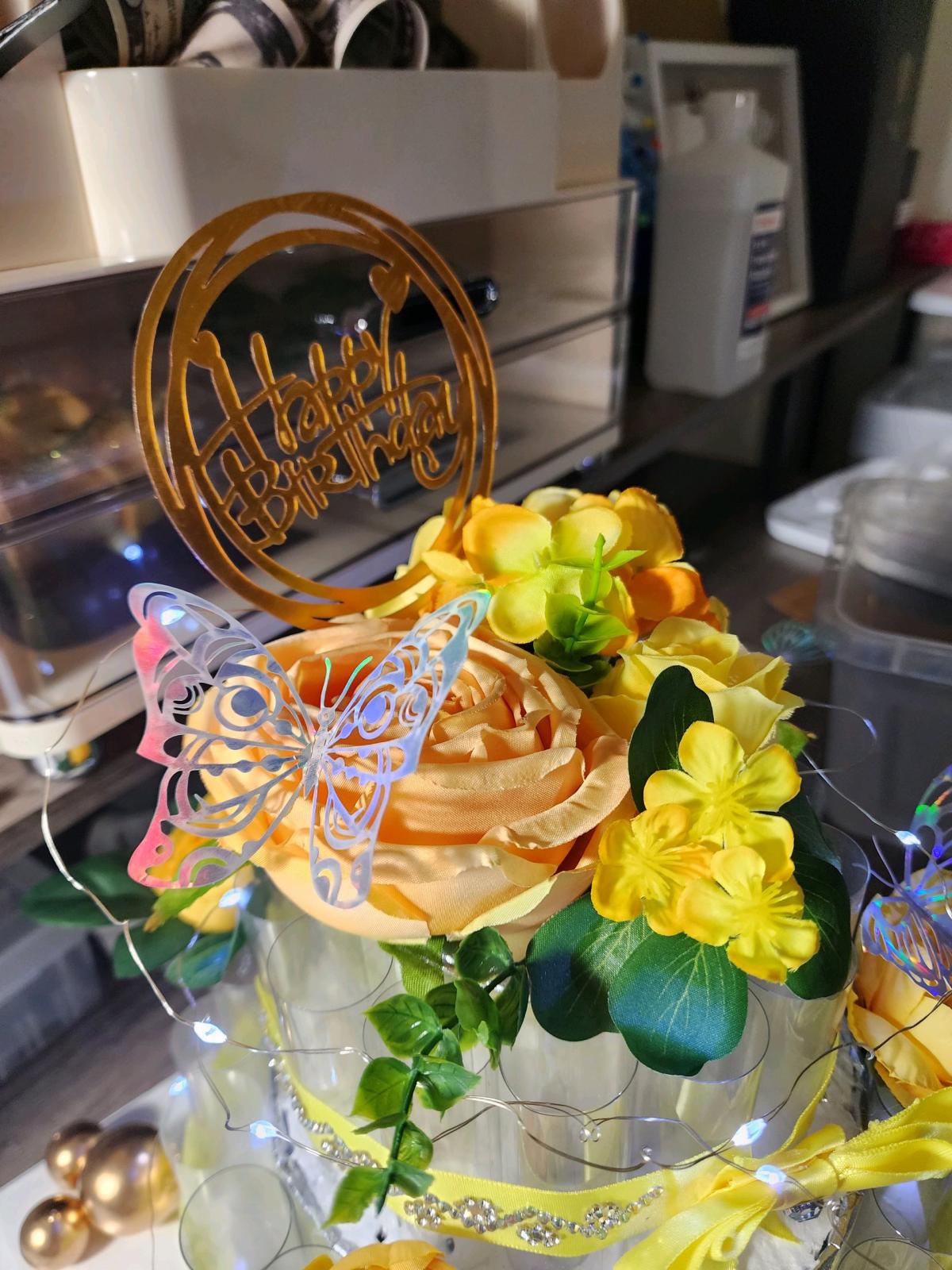 two layers money cake display holder - Appleton, Wisconsin - FleaMarketBay