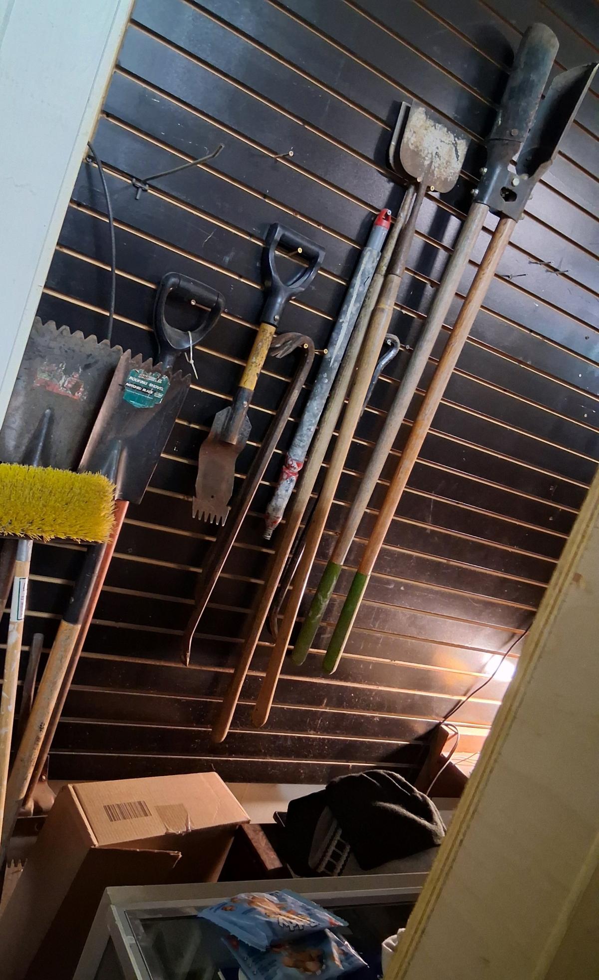 Miscellaneous shovels scrapers brushes diggers - Cleveland, Ohio