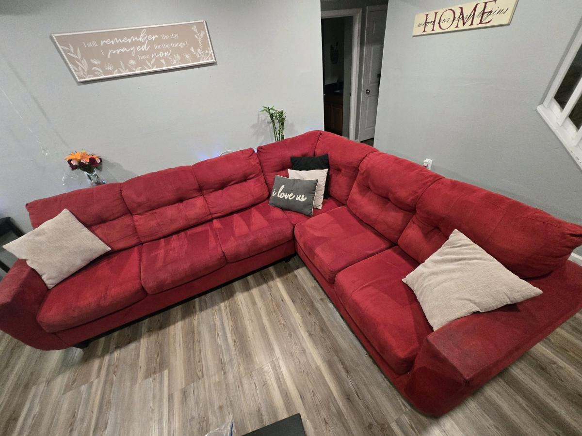 Large Sectional Couch - O Fallon, Missouri