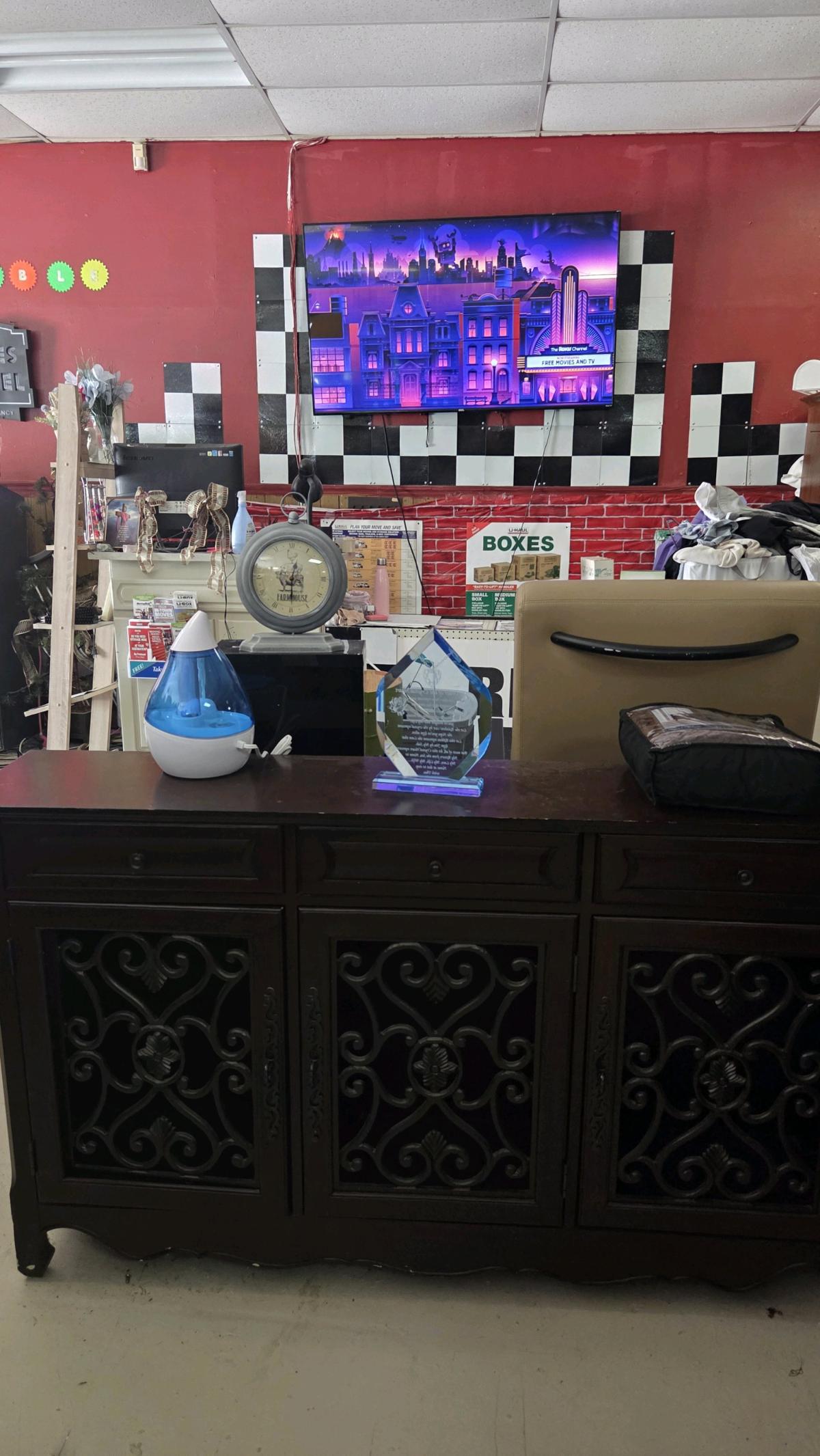 Big clearance sale April 24th through 26th at St Luke thrift - Achilles, Virginia - FleaMarketBay