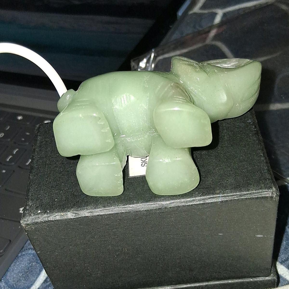 vintage handcarved jade stone elephant figuri - Fort Smith, Arkansas - FleaMarketBay