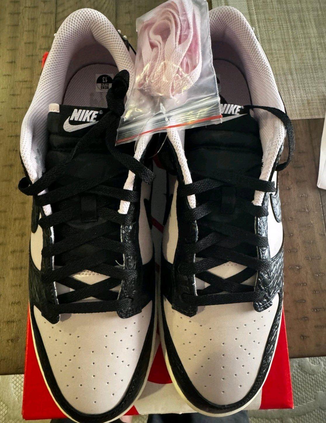 Nike dunk low retro - Lake Elsinore, California - FleaMarketBay