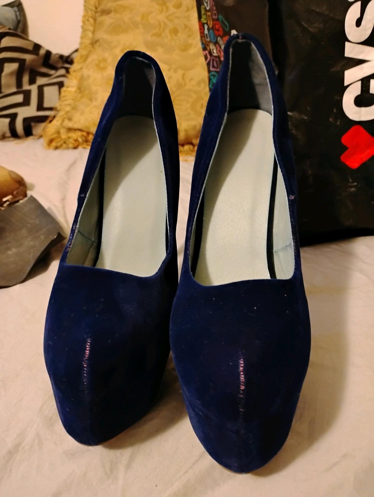 blue suede heels - Abilene, Texas - FleaMarketBay
