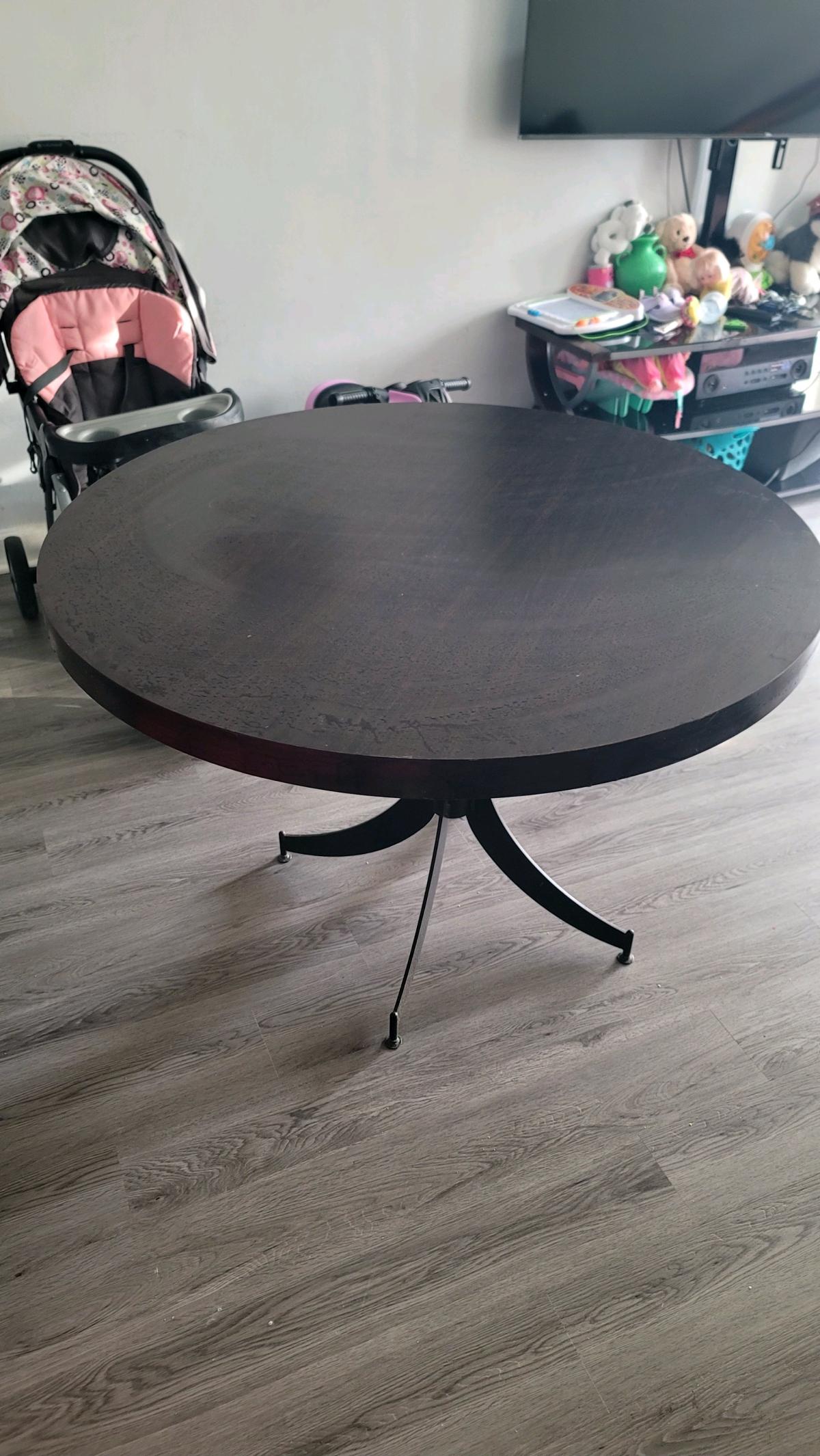 meza sin silla la mesa sola nomas - Arrington, Virginia