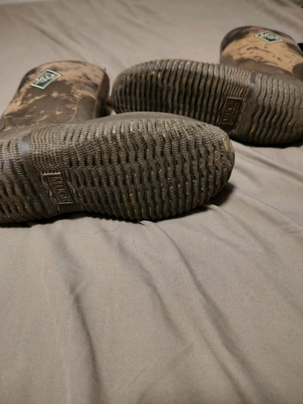 REALTREE  MUCK WATERPROOF KIDS BOOTS SIZES BELOW - Acworth, Georgia - FleaMarketBay