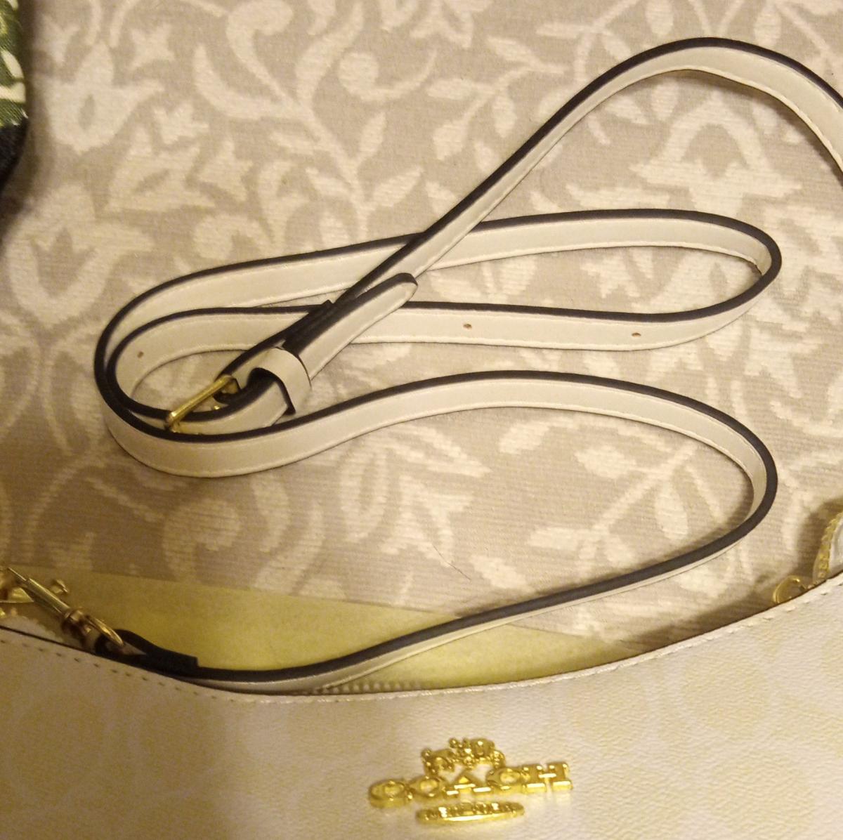 Coach purse - Cantonment, Florida - FleaMarketBay