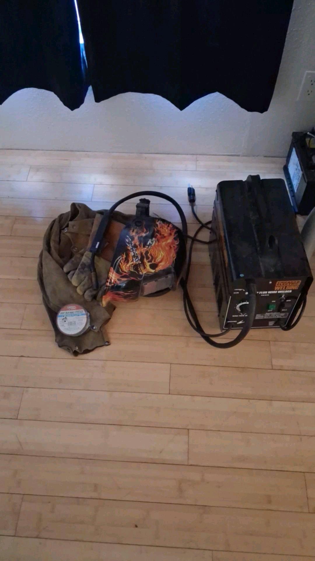 Welder - Pueblo, Colorado - FleaMarketBay