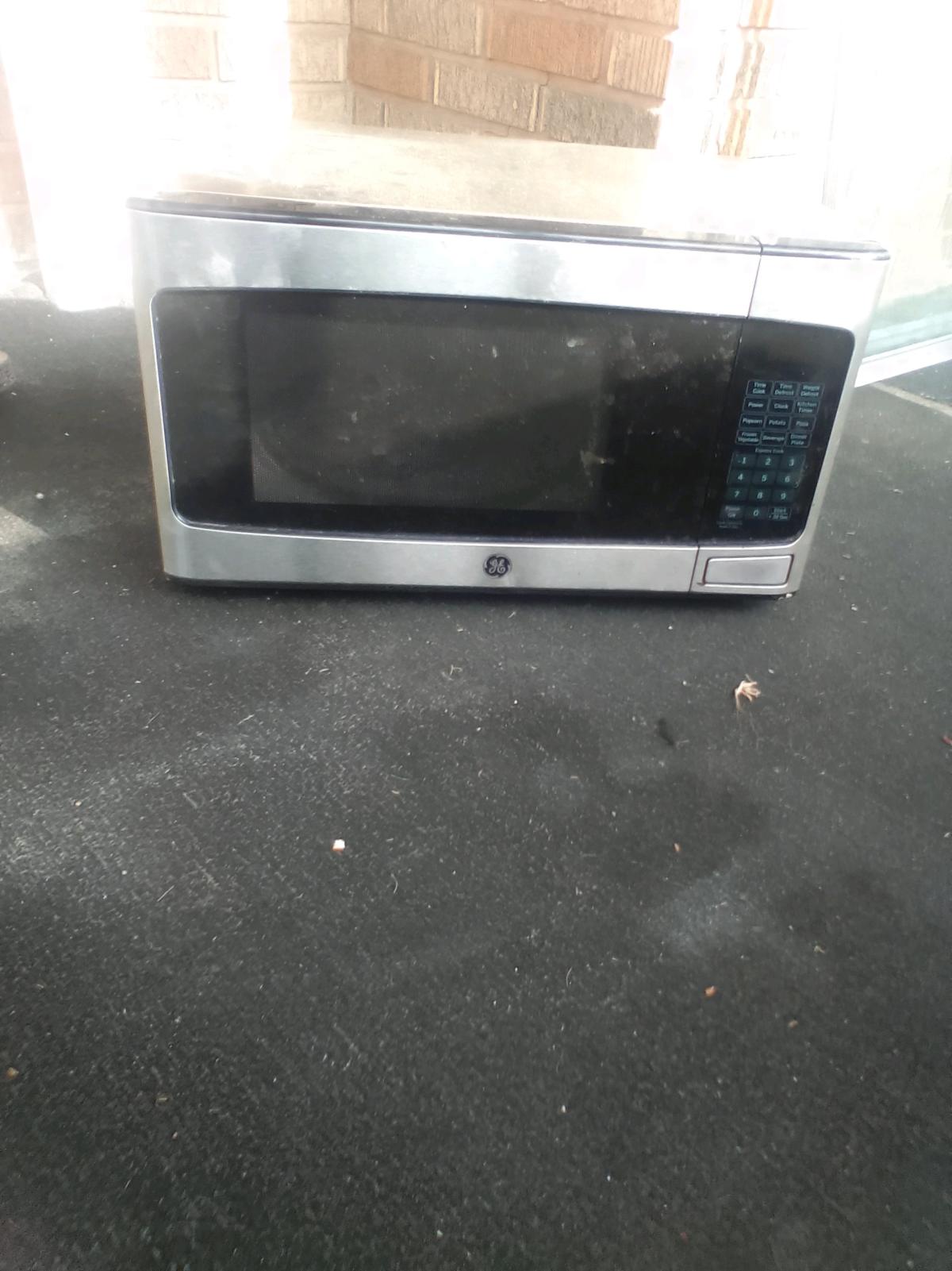 stainless steel microwave - Detroit, Michigan - FleaMarketBay