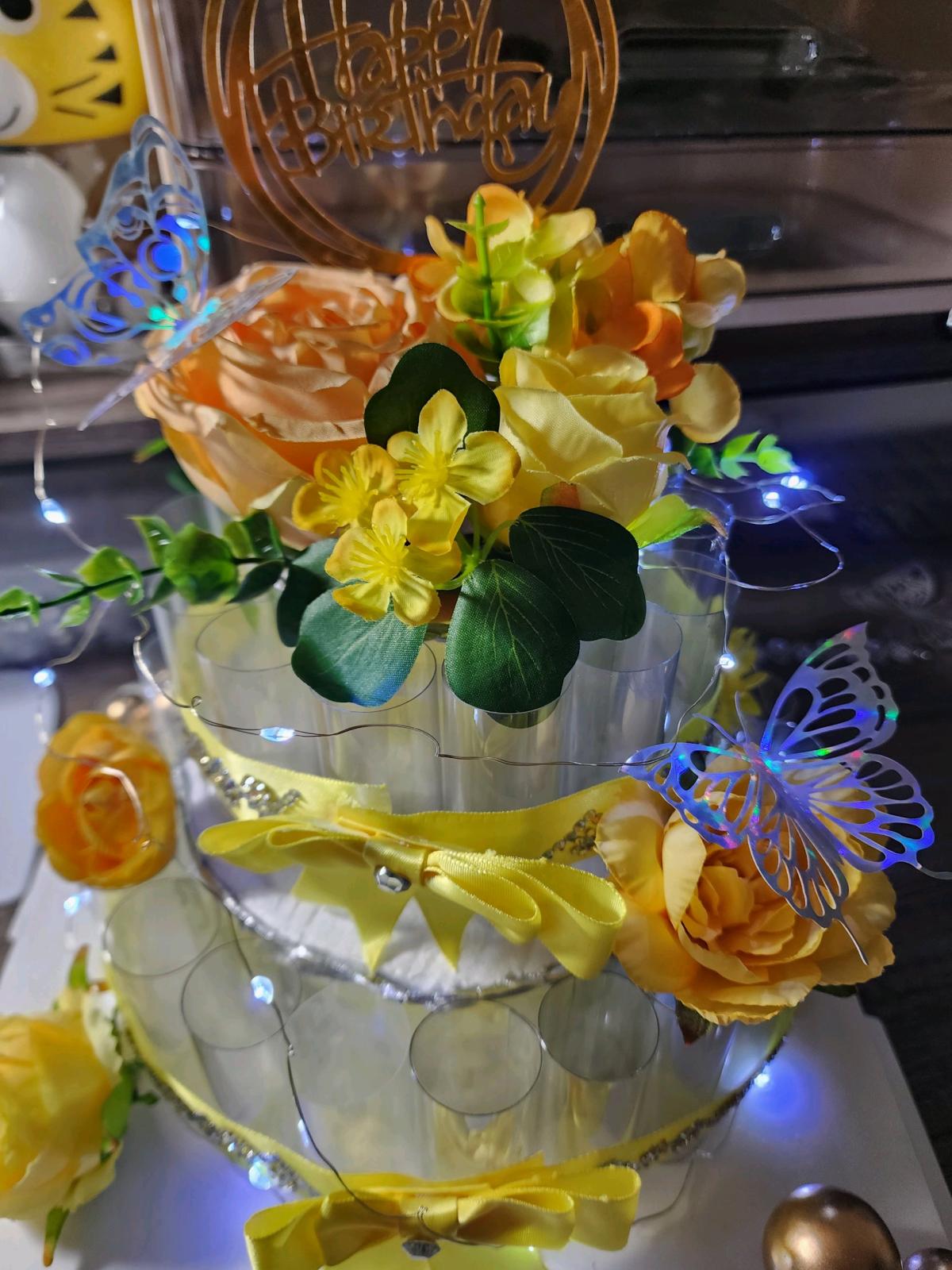 two layers money cake display holder - Appleton, Wisconsin - FleaMarketBay