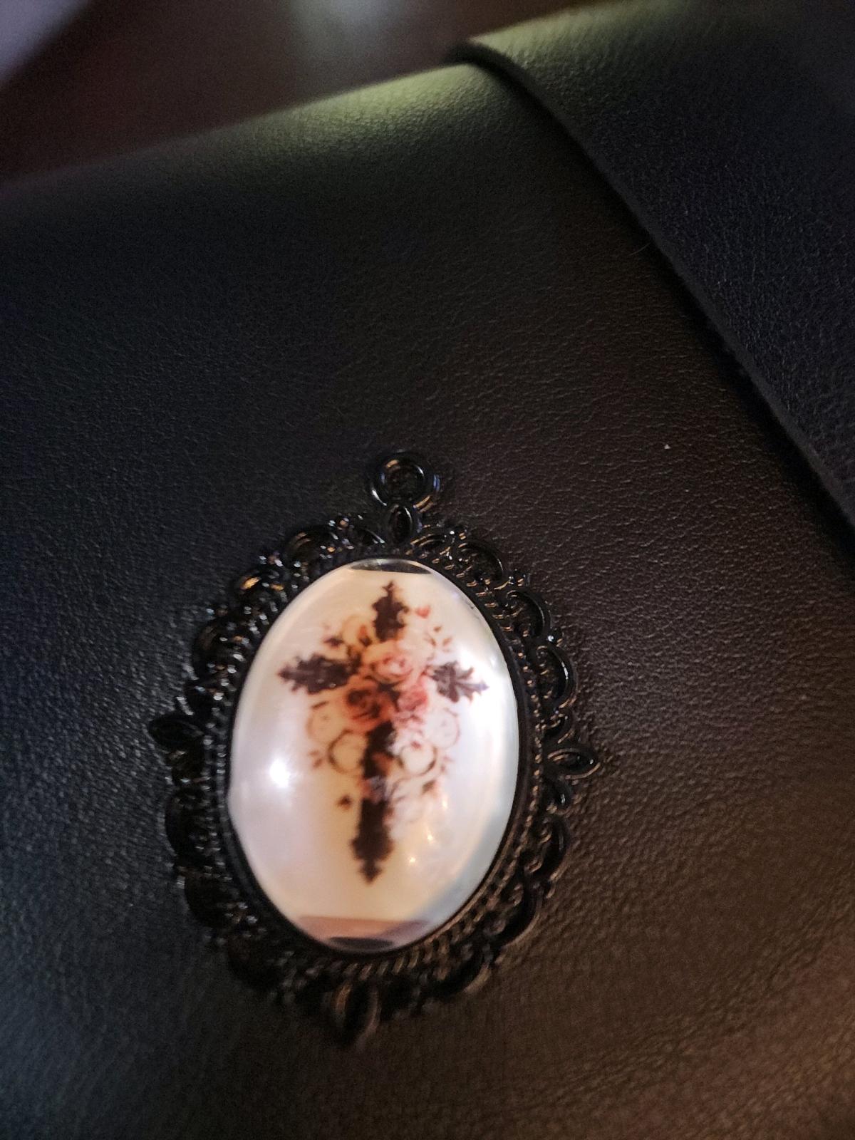 This is a perfect mothers day present or a gift for all occa - Romney, West Virginia - FleaMarketBay