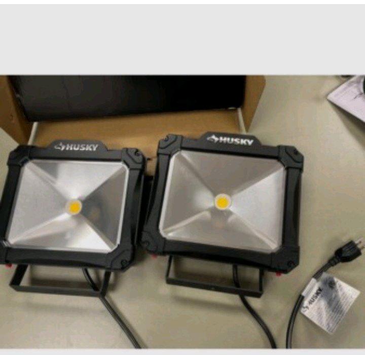 husky lights - Bakersfield, California