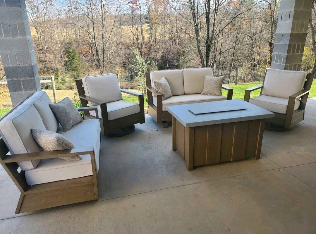 Patio Set - Seattle, Washington - FleaMarketBay