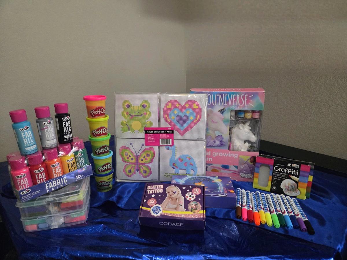 ARTS AND CRAFTS BUNDLE - Phoenix, Arizona - FleaMarketBay