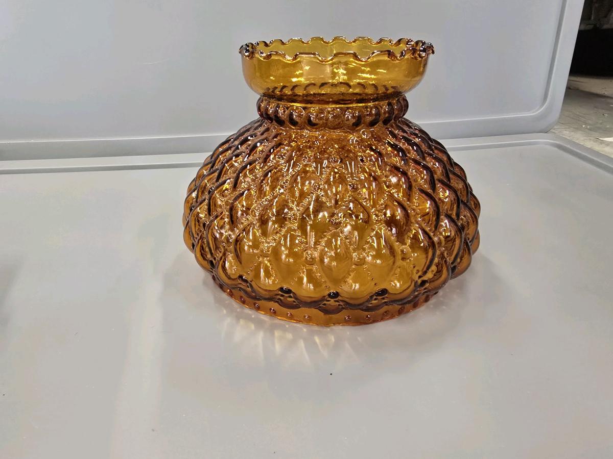 vintage Amber glass lamp shade - Cookeville, Tennessee - FleaMarketBay