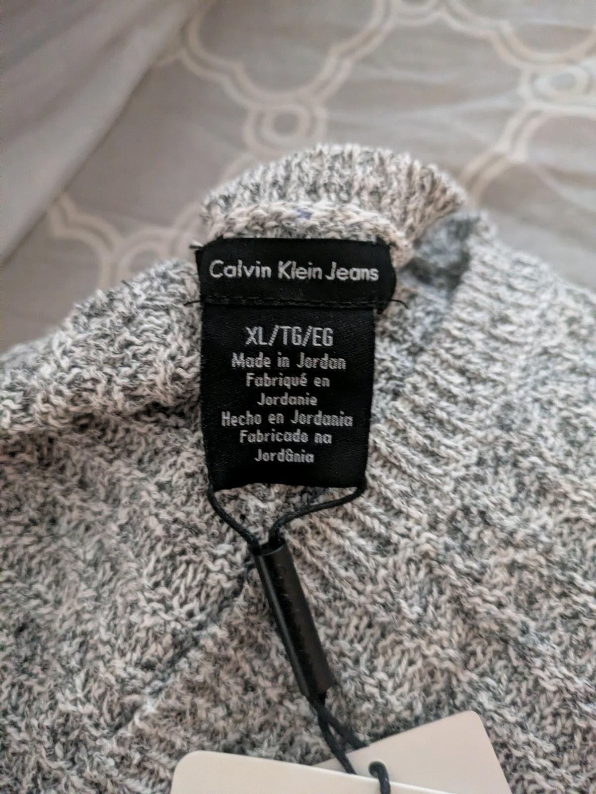 Calvin Klein long sleeve sweater - Marshall, Illinois - FleaMarketBay
