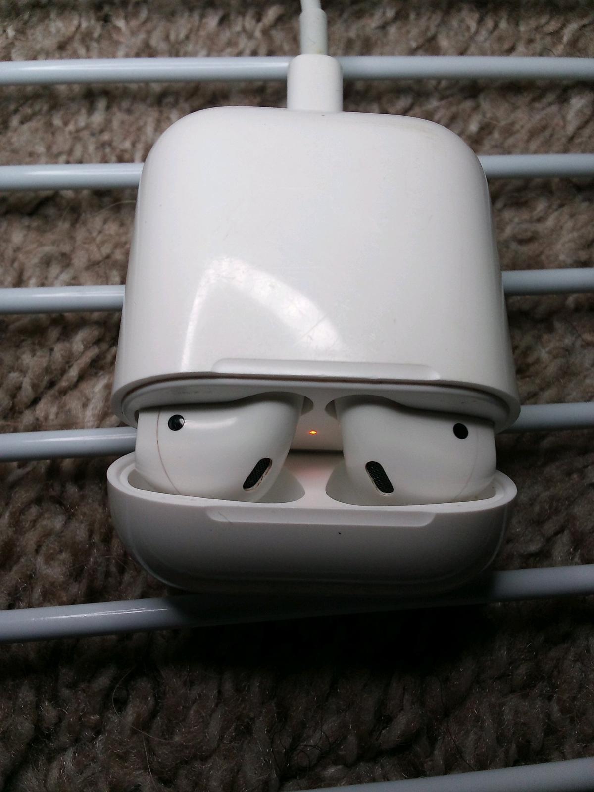 3rd Generation Airpods with MagSafe Charging Case - Reynoldsburg, Ohio - FleaMarketBay