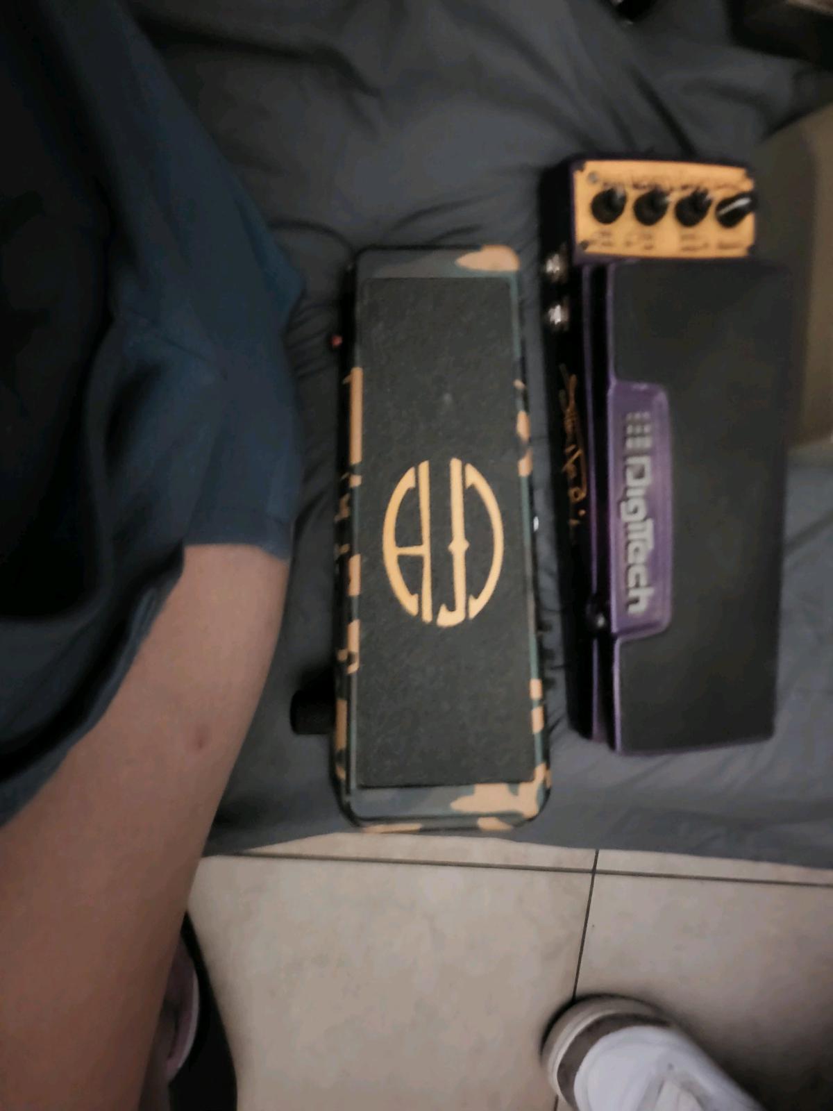 guitars and accessories - Las Vegas, Nevada - FleaMarketBay