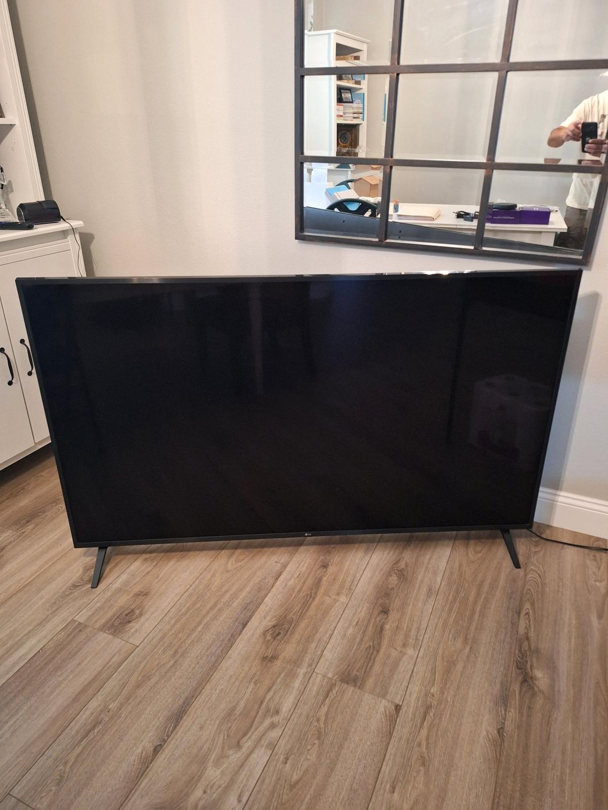 65 inch LG TV - Winchester, California