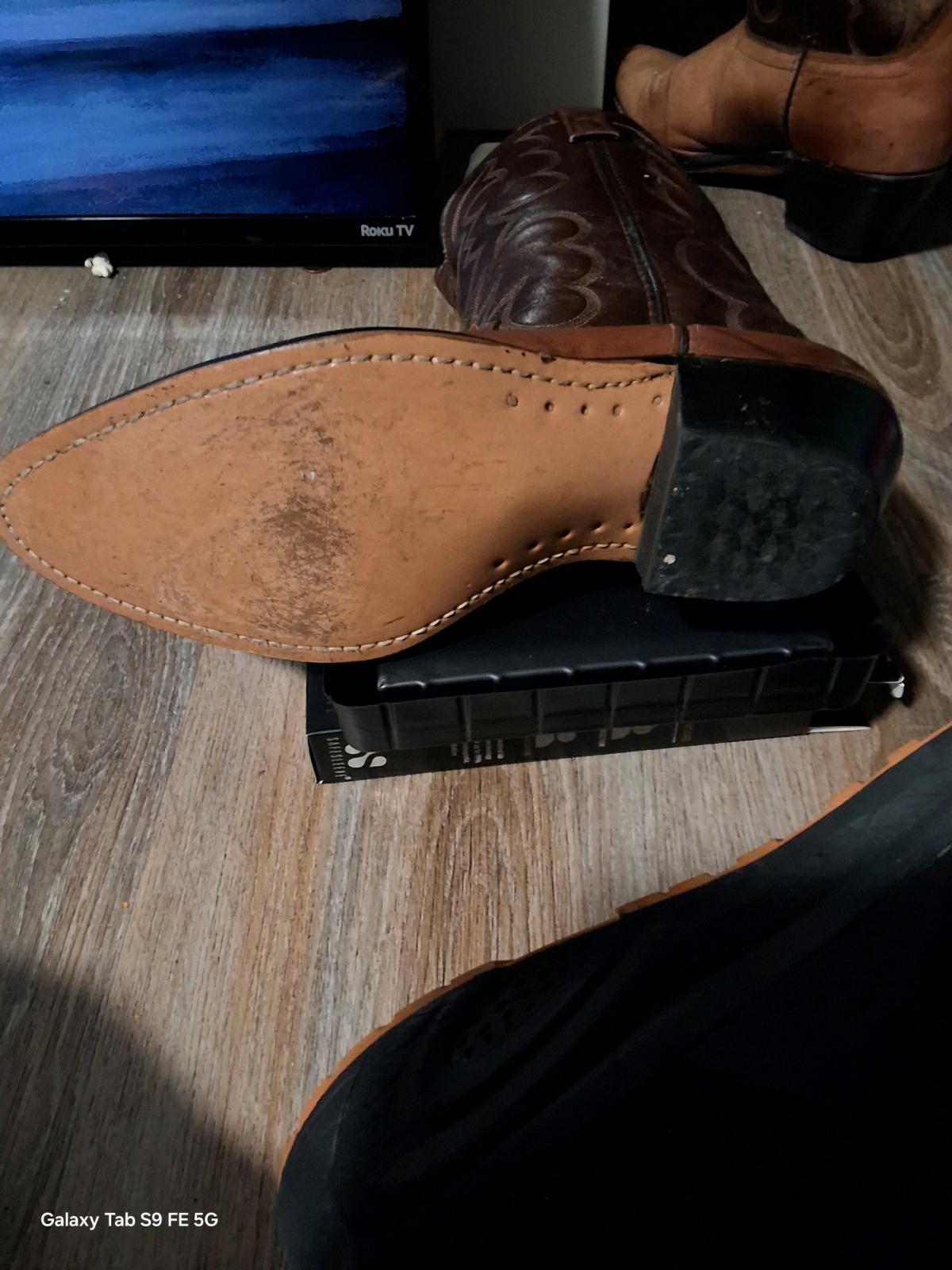 Western Boots Size 9 MENS US GENTLY USED - Vancouver, Washington - FleaMarketBay