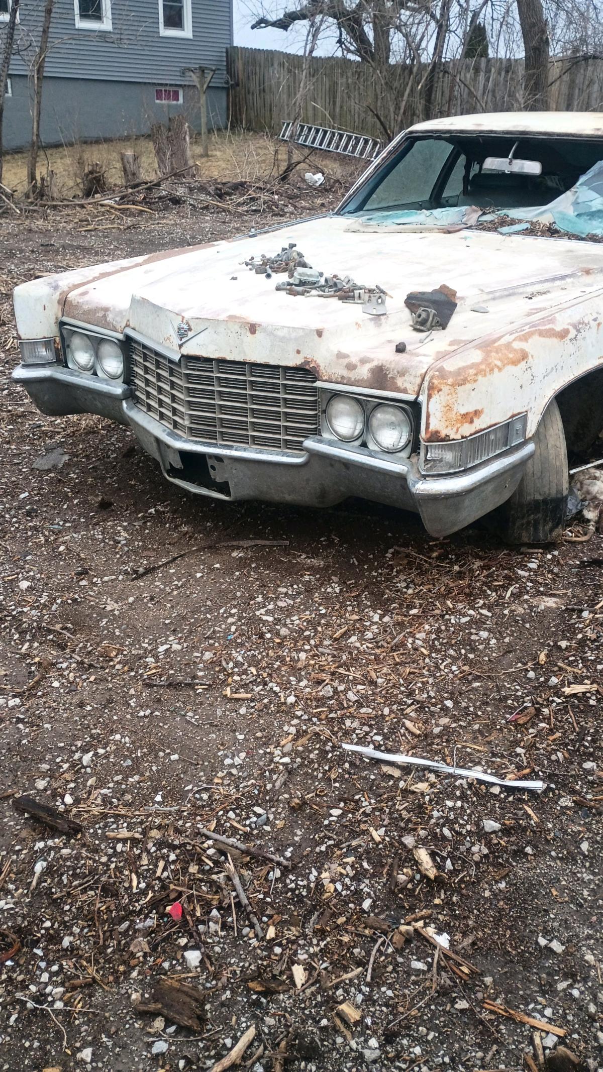 1969 Cadillac DeVille four door - Davenport, Iowa