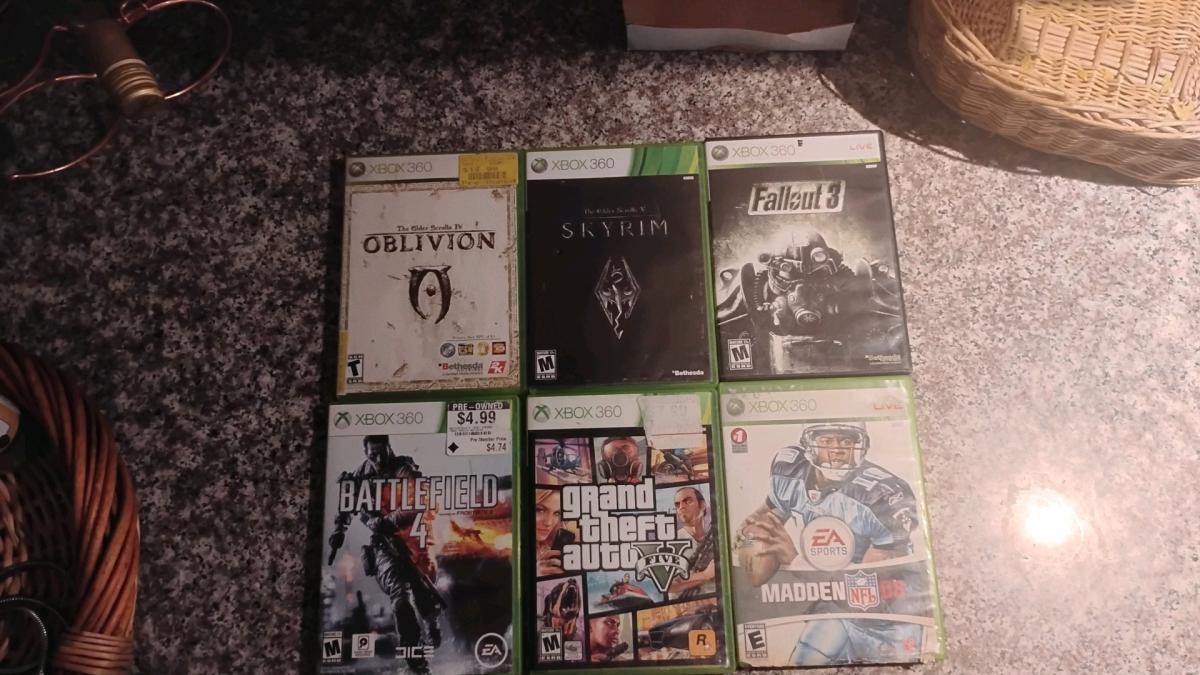 Xbox 360 games - California City, California - FleaMarketBay