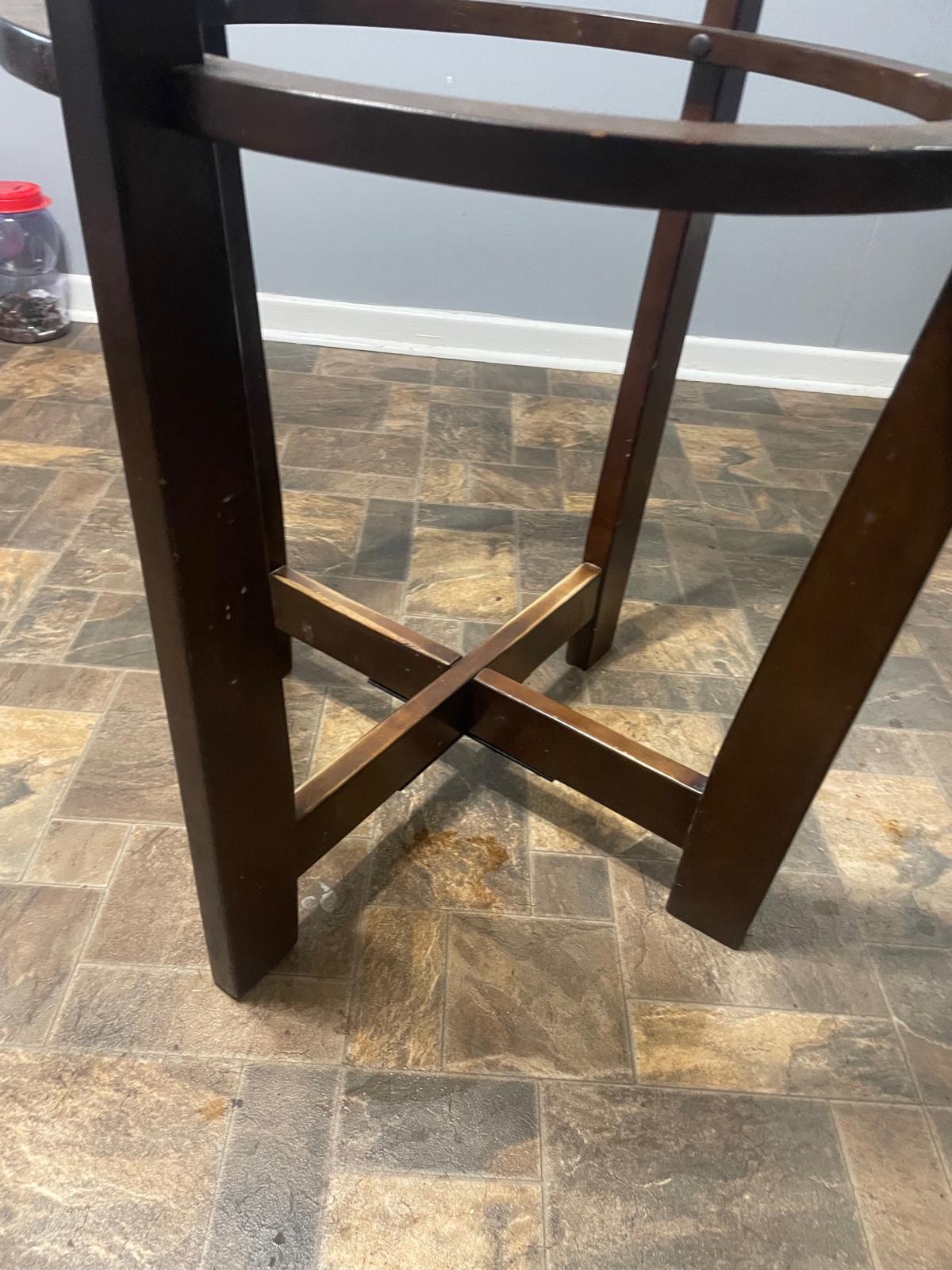 Glass Dining room table - Longview, Texas - FleaMarketBay