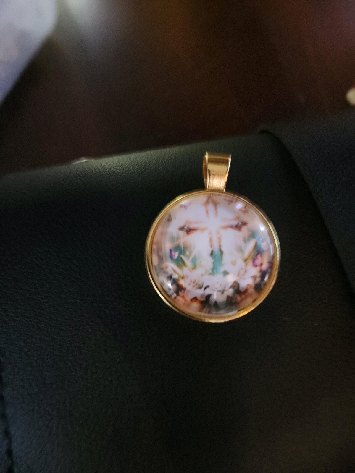 Gold pendant with a cross - Romney, West Virginia - FleaMarketBay