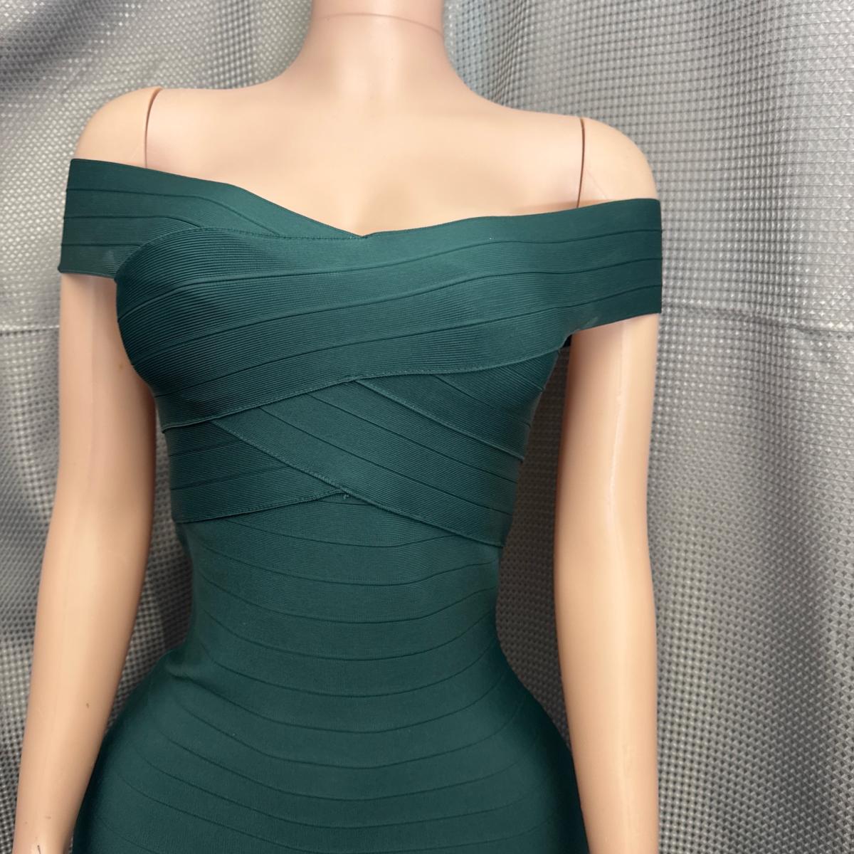 New size small but will fit a medium size  beautiful - Pomona, California - FleaMarketBay