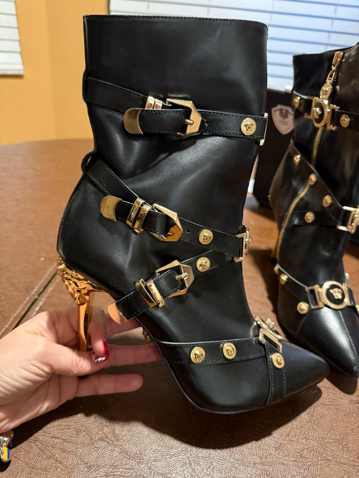 black boots botas tacones altos - Miami Beach, Florida - FleaMarketBay