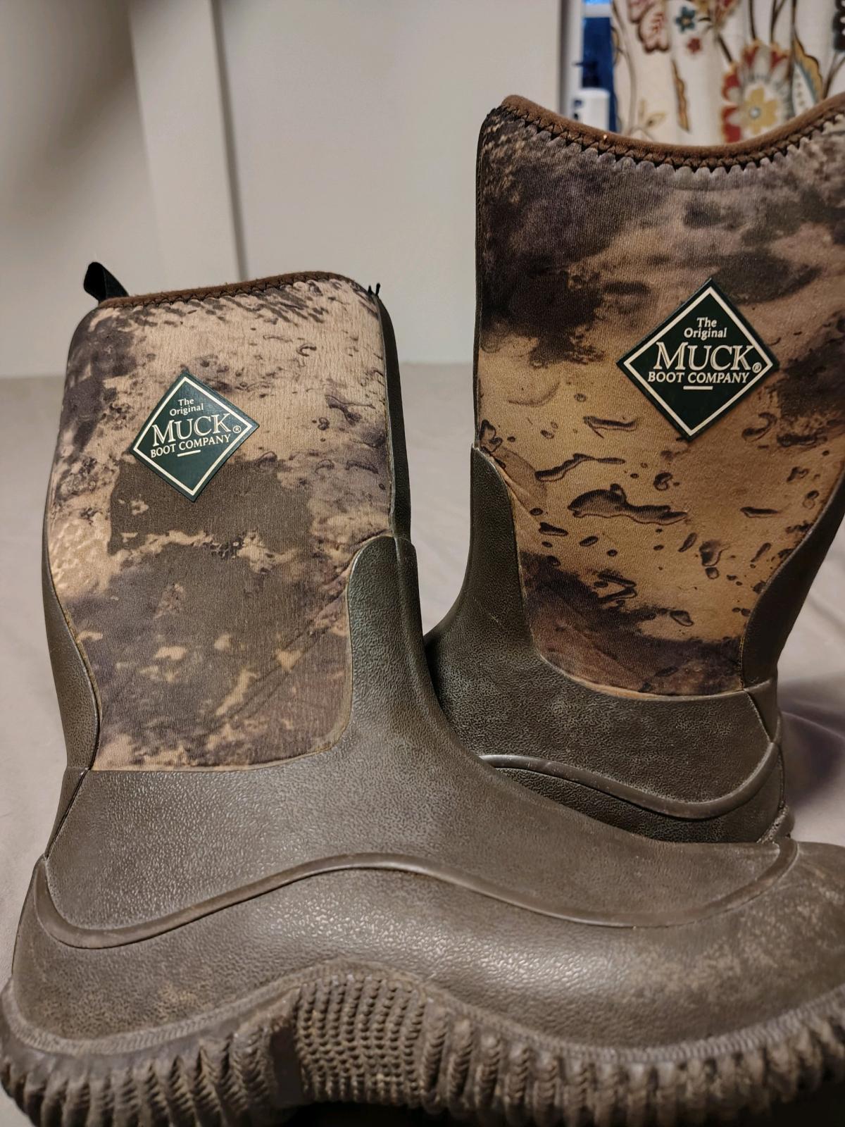 REALTREE  MUCK WATERPROOF KIDS BOOTS SIZES BELOW - Acworth, Georgia