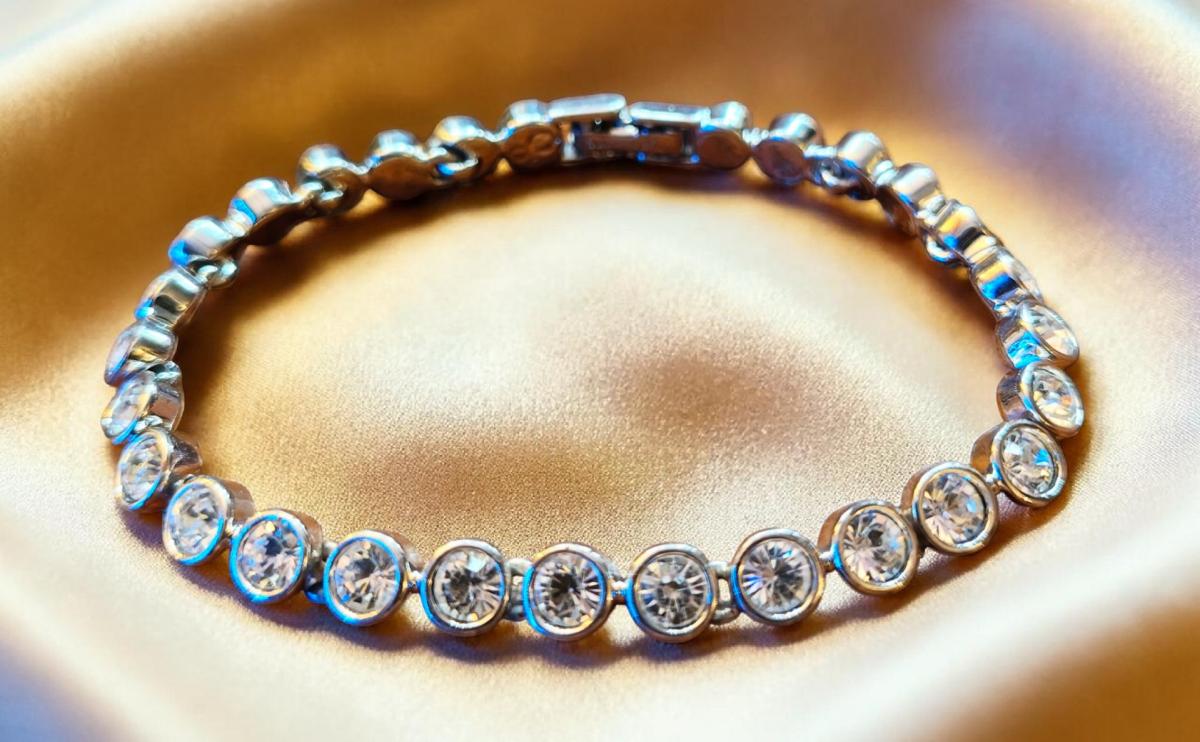 Stunning Swarovski Bezel Set Crystal Tennis Bracelet - Minneapolis, Minnesota - FleaMarketBay
