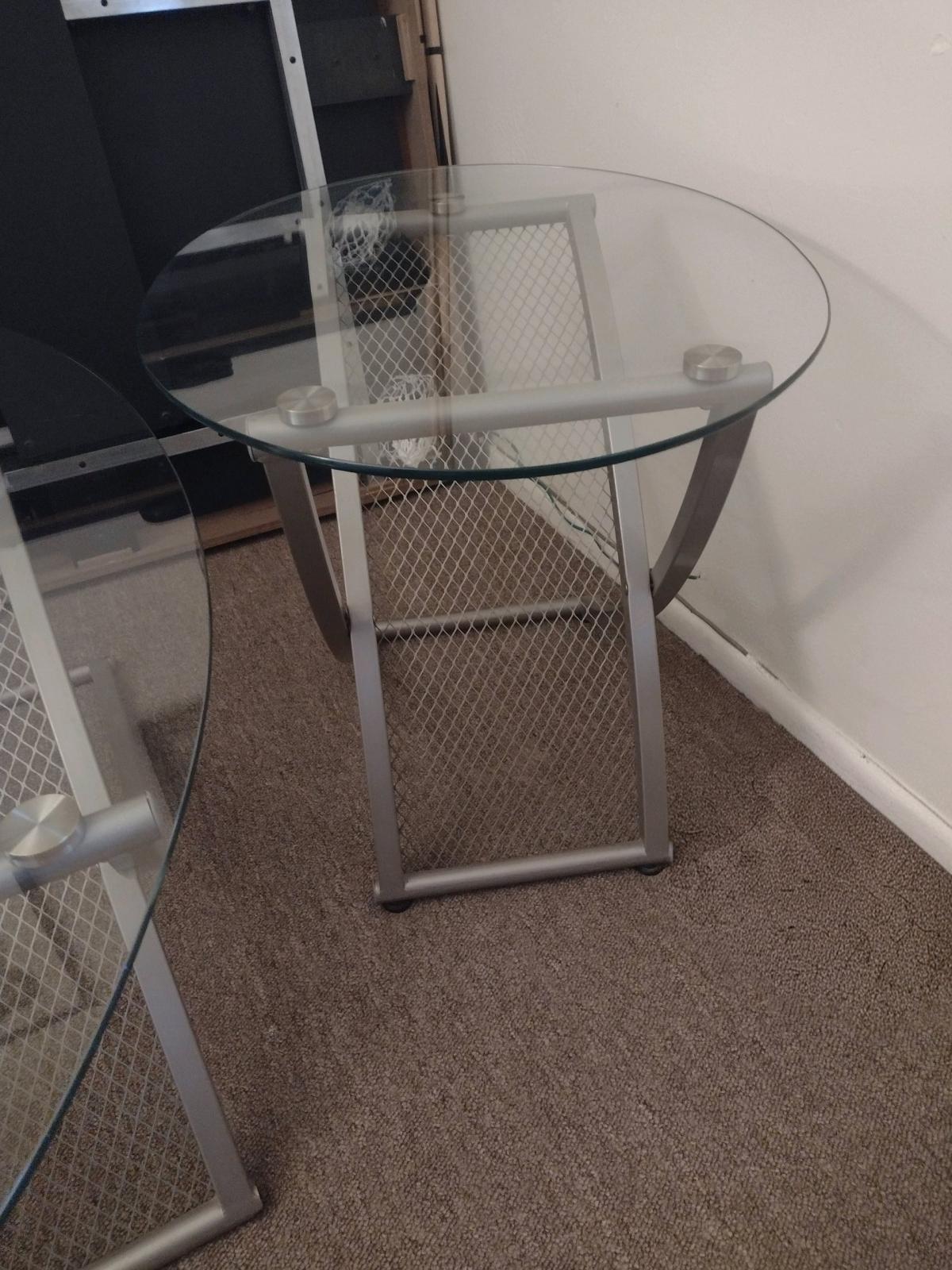 like new living room glass coffee table set TV stand include - Richton Park, Illinois - FleaMarketBay