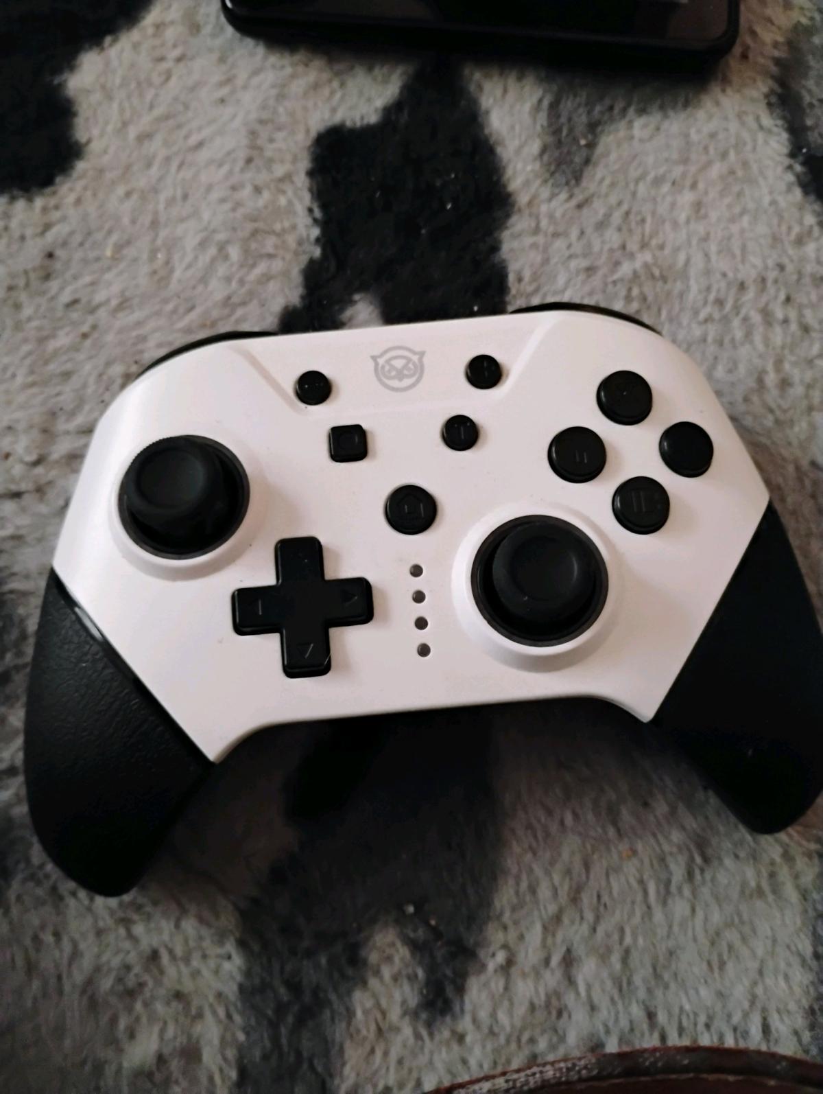 Nintendo switch pro controller - Winchester, Kentucky - FleaMarketBay