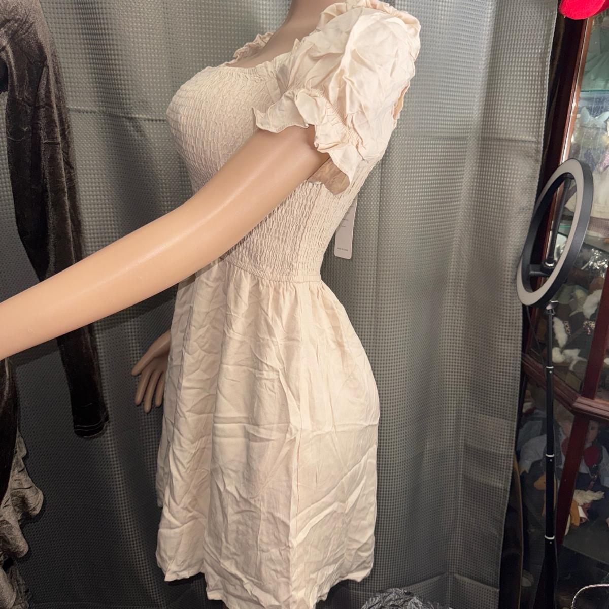 new size small short dress - Pomona, California - FleaMarketBay