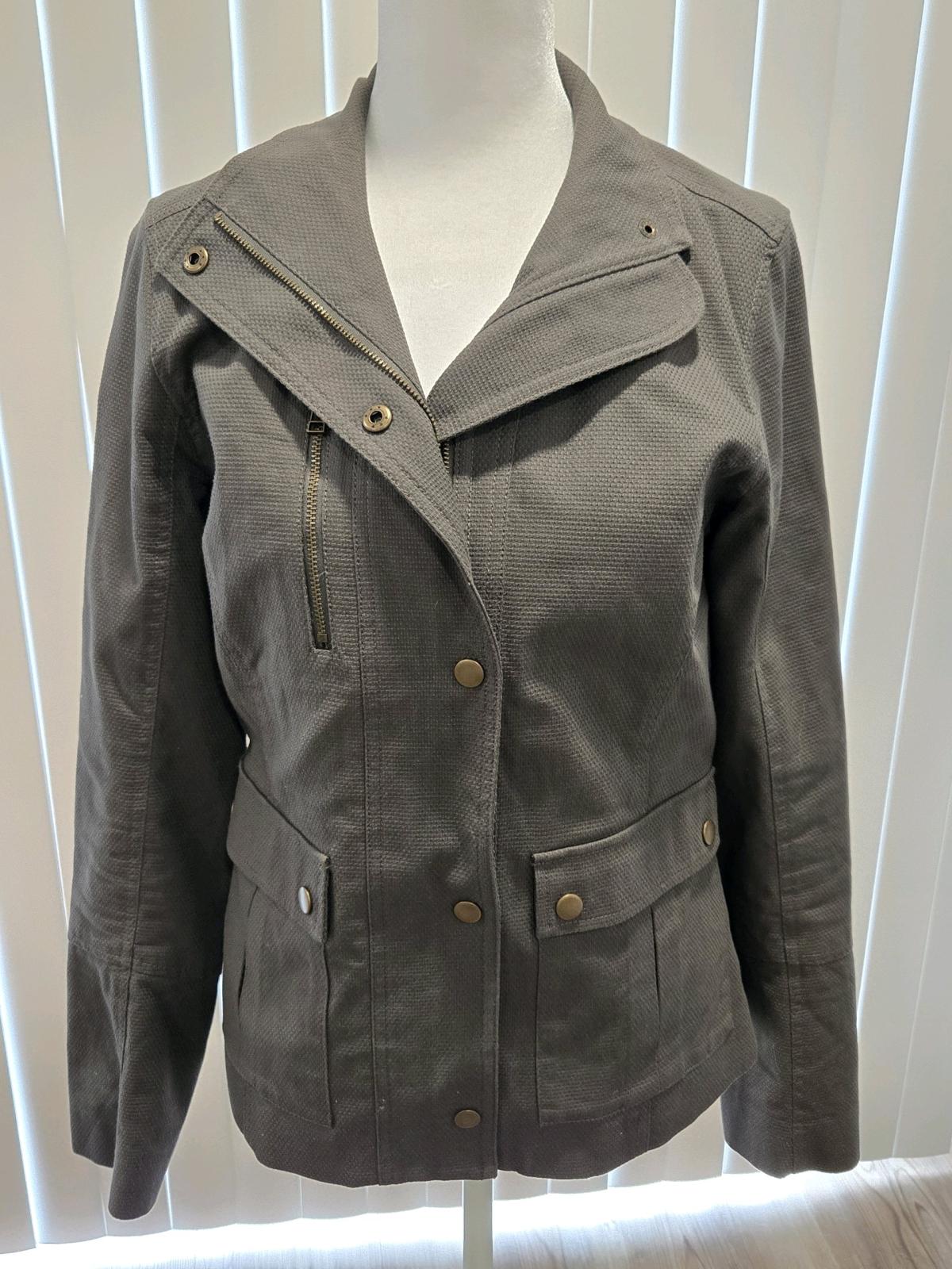 Banana Republic Womens Gray Pleated Jacket - O Fallon, Missouri - FleaMarketBay