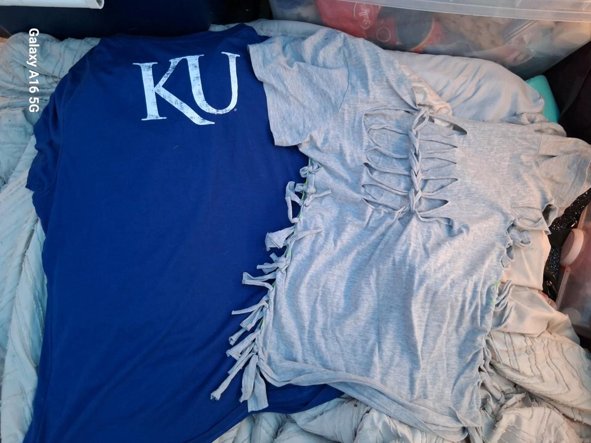 lot of womens clothing Nice condition - Admire, Kansas - FleaMarketBay