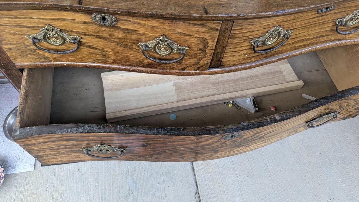 dresser - Apollo, Pennsylvania - FleaMarketBay